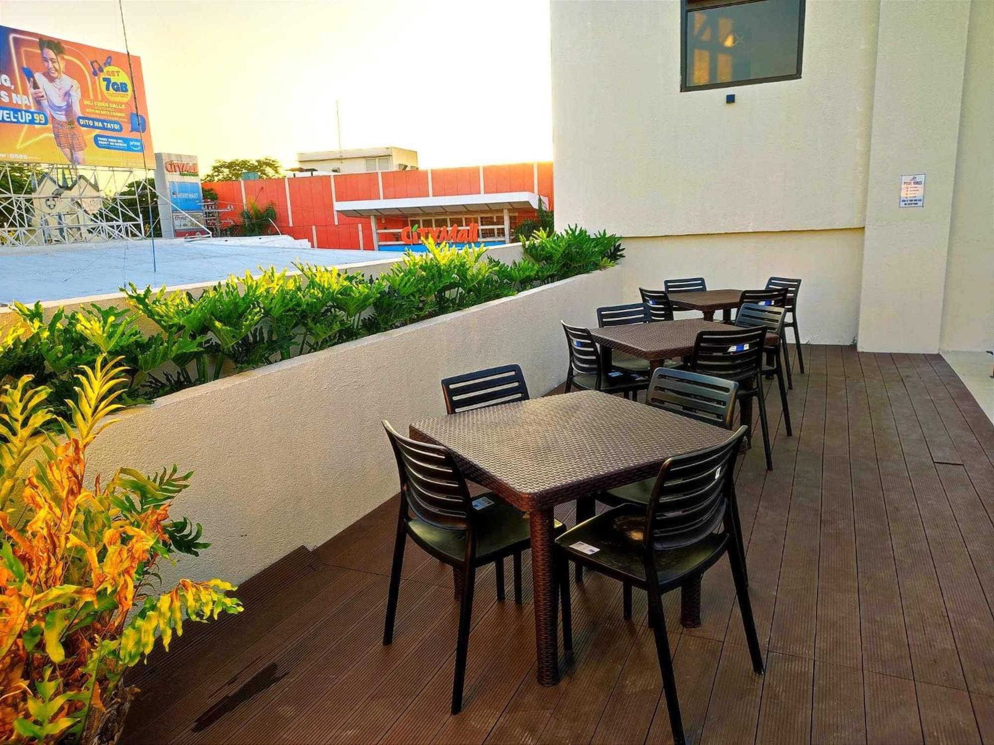 Rudolfo Suites Roxas City Exterior photo