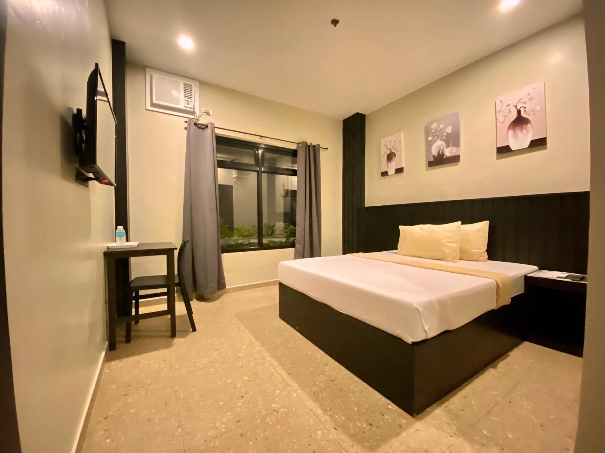 Rudolfo Suites Roxas City Exterior photo
